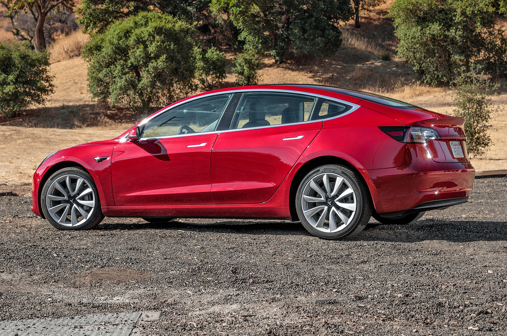 VIDEO: spoveď majiteľa Tesly Model S. 1 rok, 16 tisíc km, 6 návštev servisu!