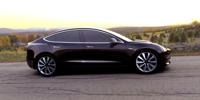Najlacnejšia Tesla Model 3 konečne spustila predaj! Od 30 747 €!