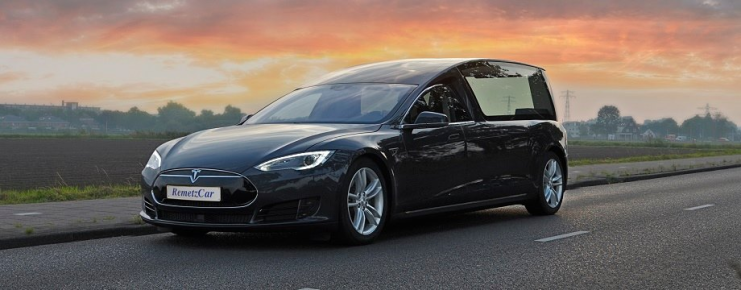 Táto Tesla vás zaručene odvezie do hrobu!