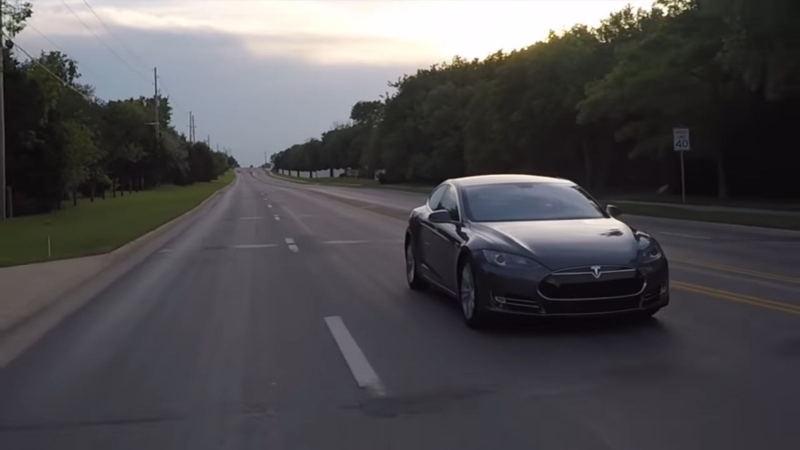najlacnejsia Tesla