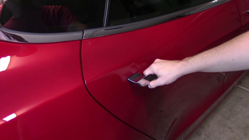 VIDEO: spoveď majiteľa Tesly Model S. 1 rok, 16 tisíc km, 6 návštev servisu!
