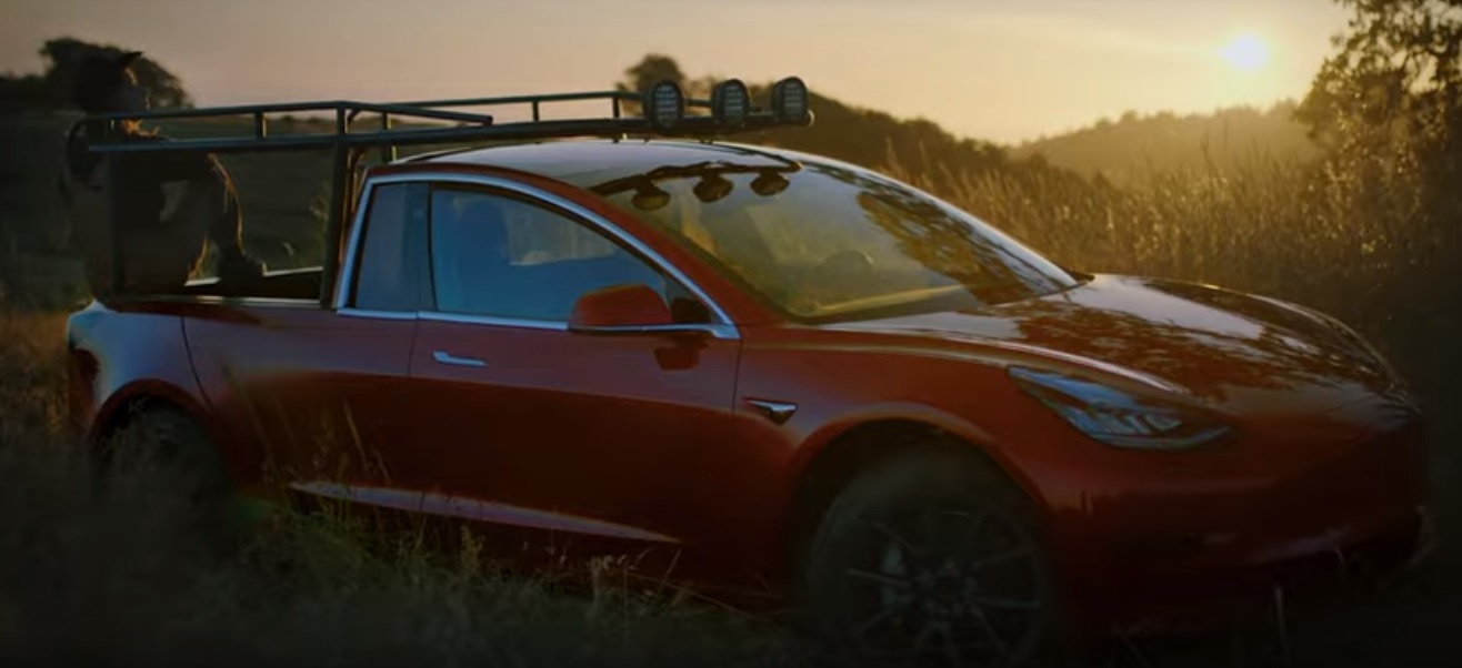 Žena prerobila Model 3 na vysnívaný Tesla super pick-up