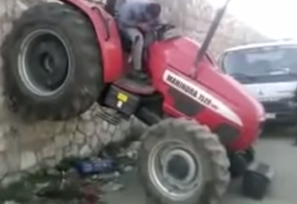 Môže traktor liezť po stene? 