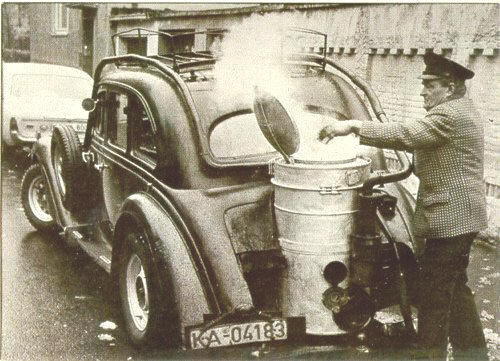 Automobil poháňaný drevom