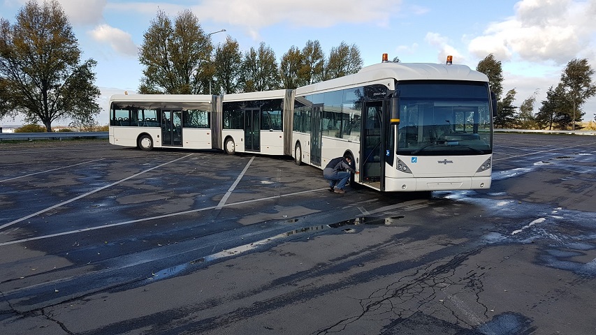 Van Hool AGG 300 premáva v Prahe