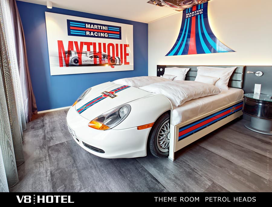 Tip na výlet: hotel pre milovníkov áut, budete v nich spať!