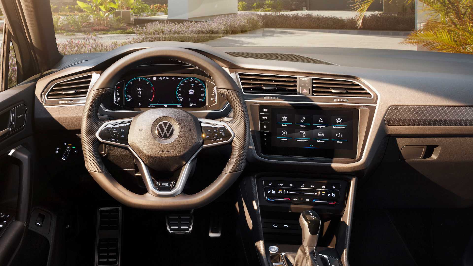 Volkswagen Tiguan obliekol nové šaty, vyzerá viac ako Golf