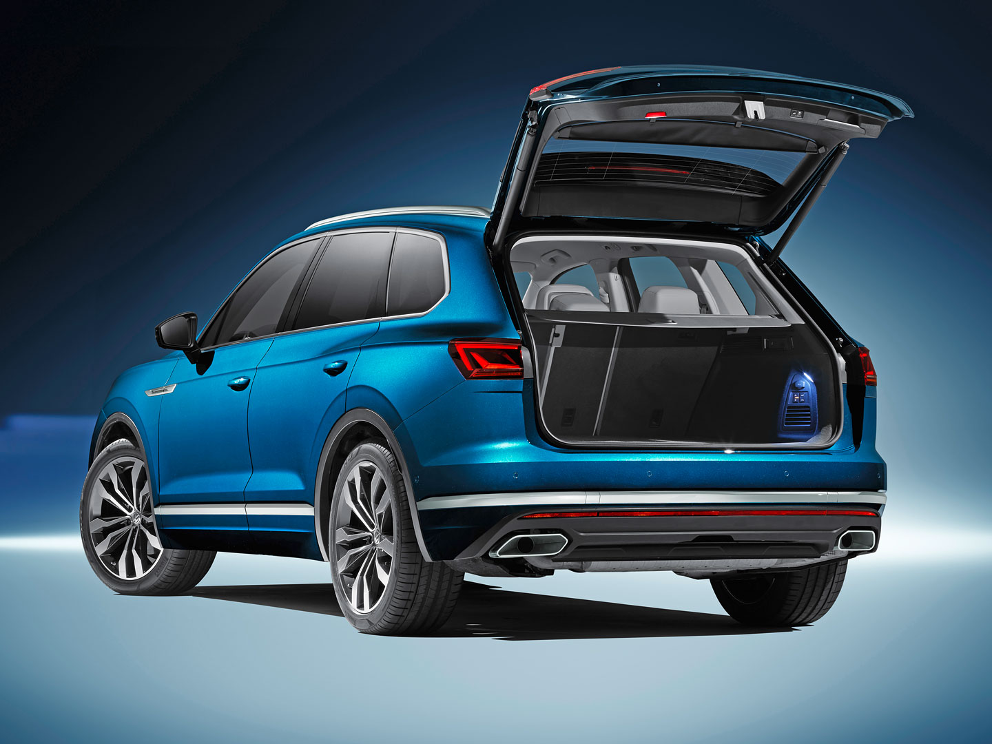 Je tu nový Volkswagen Touareg! Prináša aj naftovú V8!