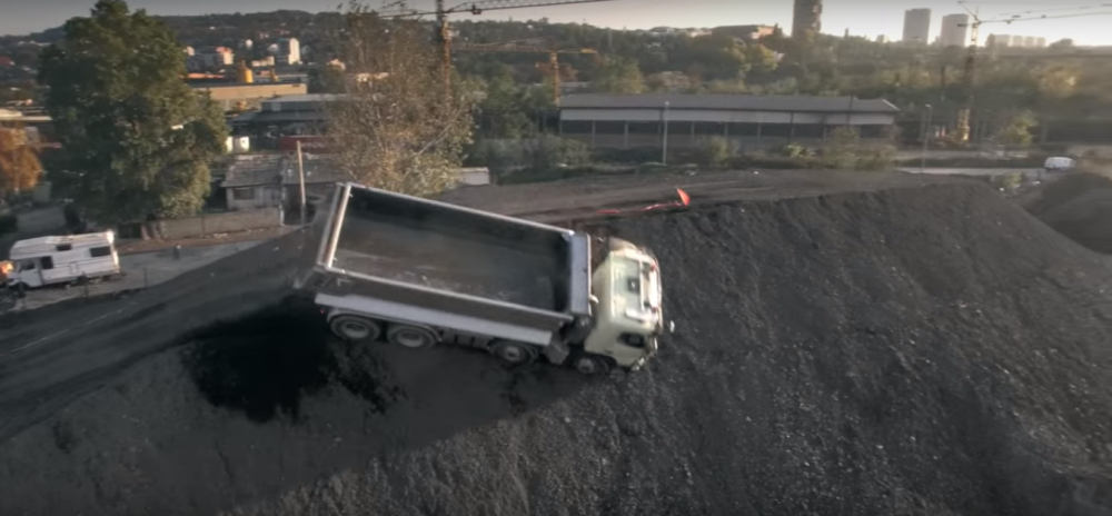 Volvo riadi 4-ročné dievčatko!
