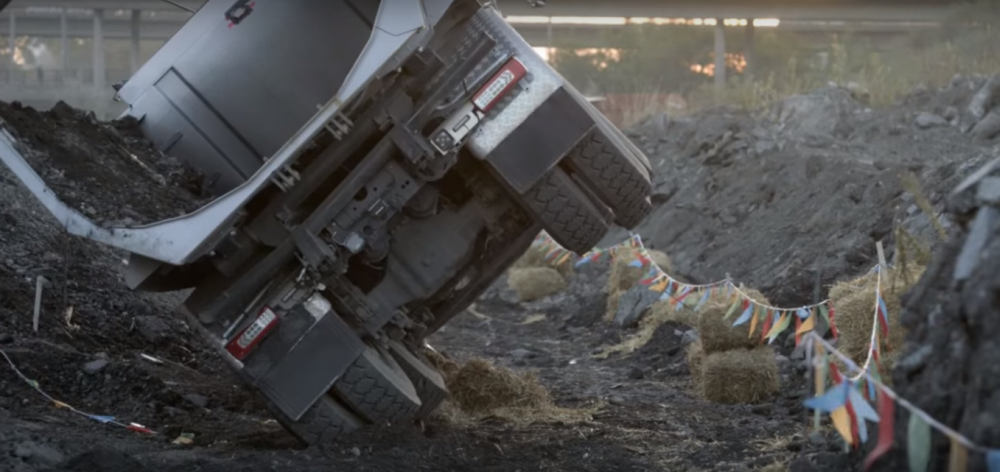 Volvo riadi 4-ročné dievčatko!