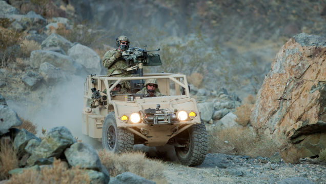 Nový kompaktný off-road americkej armády: Je pripravený lietat aj bojovať