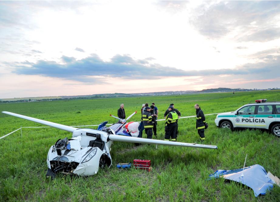 Havarovaný prototyp Aeromobilu  