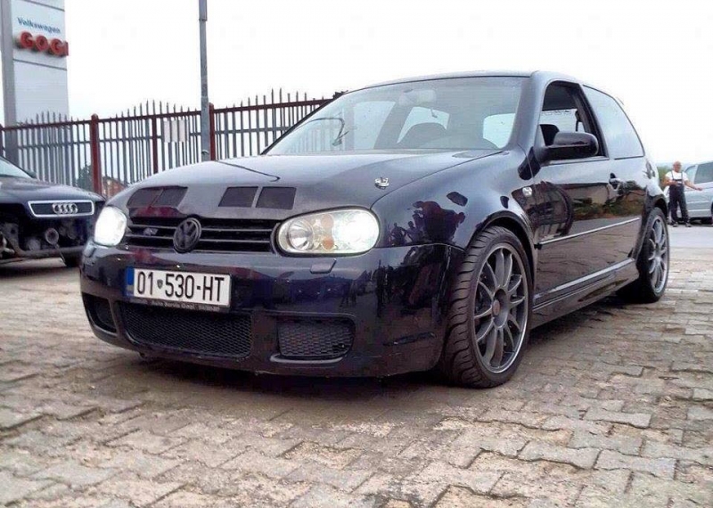 VW Golf V10