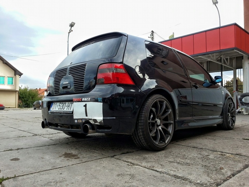 VW Golf V10