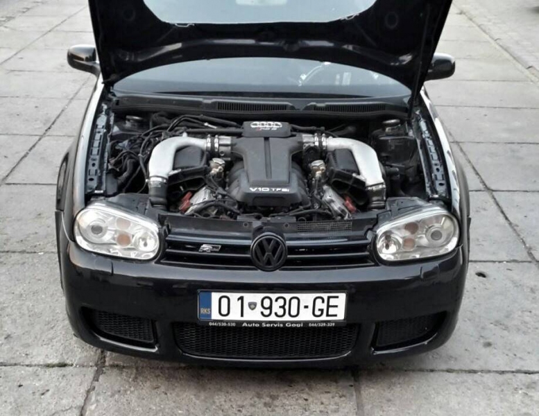 VW Golf V10