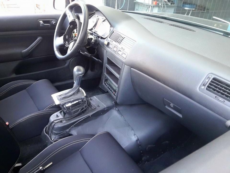 VW Golf V10