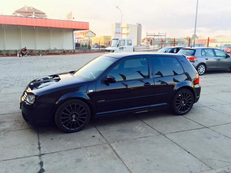 VW Golf V10