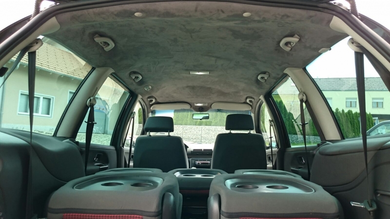 7 miestny VW Sharan s výkonom 440 koní?