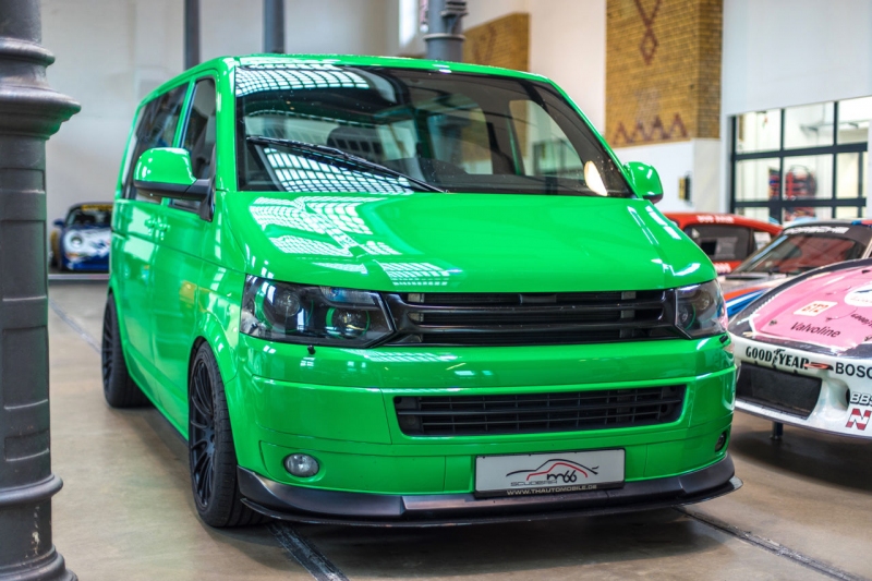 VIDEO: VW Transporter s maximálkou 300 km/h je na predaj!