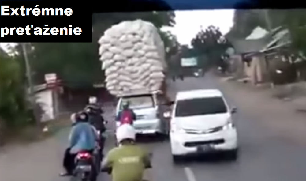 Na takomto vozidle by ste náklad hodný kamiónu asi nečakali...