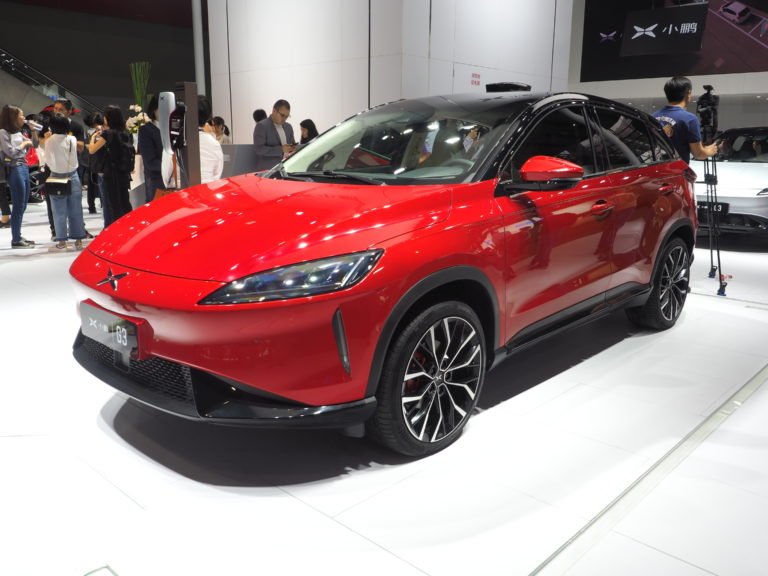 Čínska kópia Tesly Model X. Totálny plagiát!