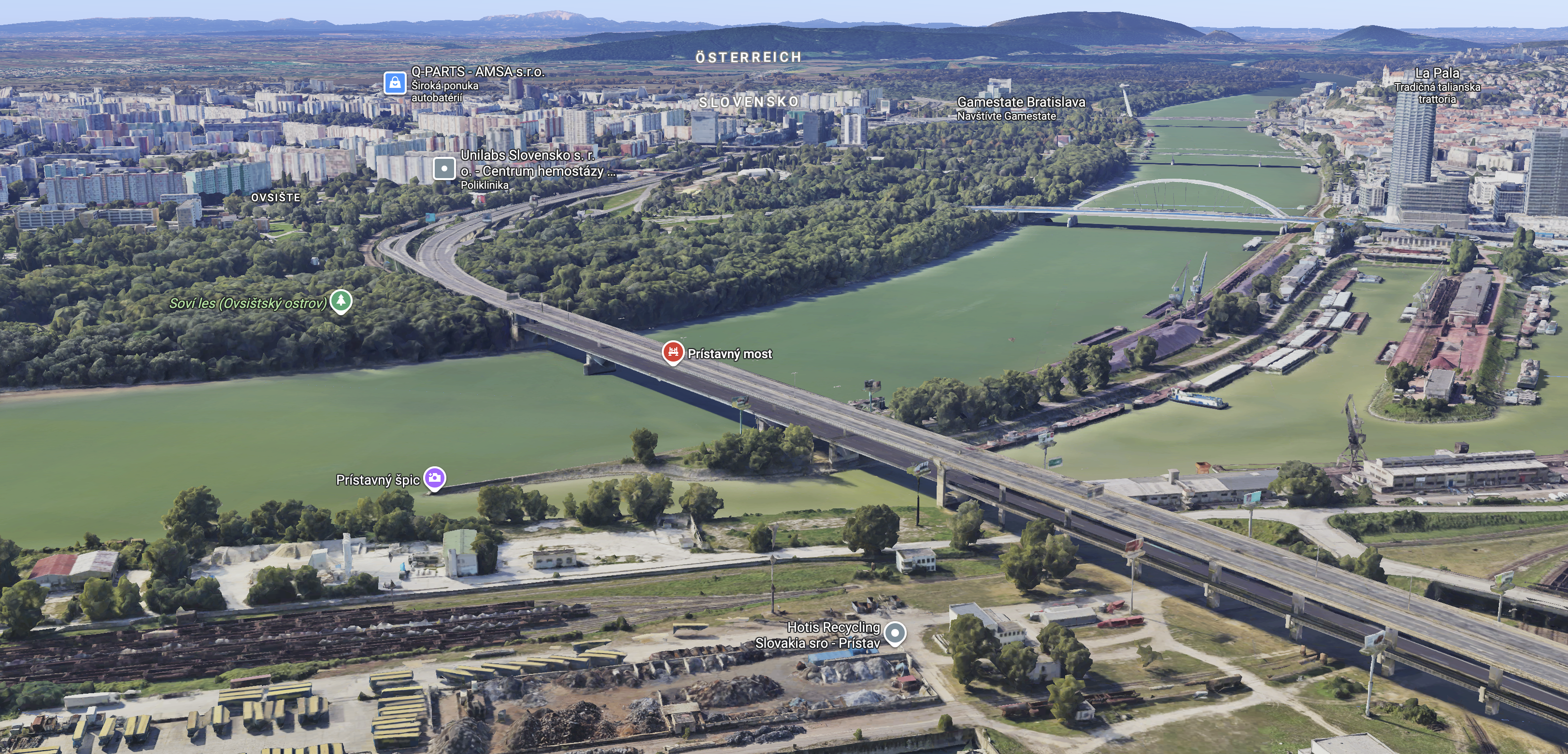 GOOGLE MAPS. Satelitný 3D pohľad na Prístavný most v Bratislave