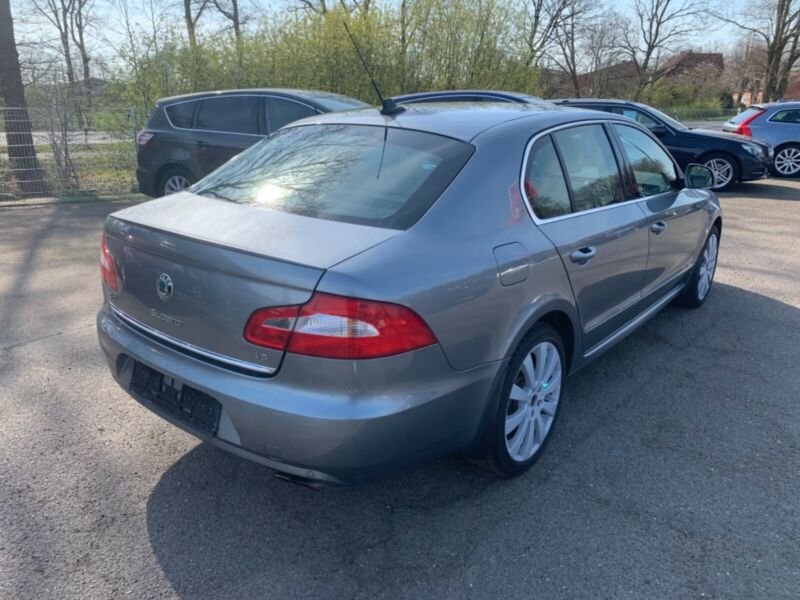 Škoda Superb s V6 za cenu Fabie? Nech sa páči!