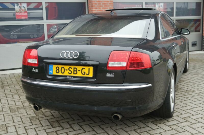 Luxusné Audi A8 s V8 na predaj za 3% pôvodnej ceny!