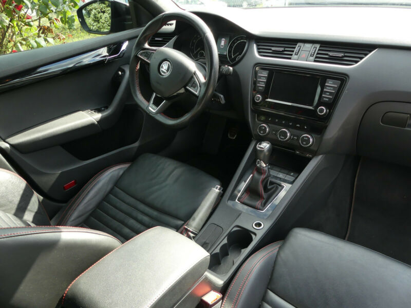 Octavia Combi s výkonom 480 koní za 17 000 €? Nech sa páči!