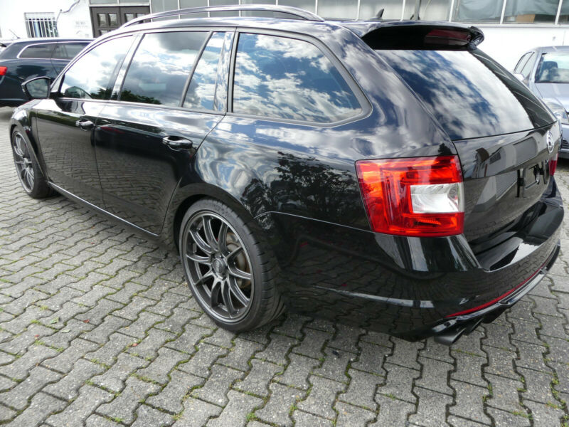Octavia Combi s výkonom 480 koní za 17 000 €? Nech sa páči!