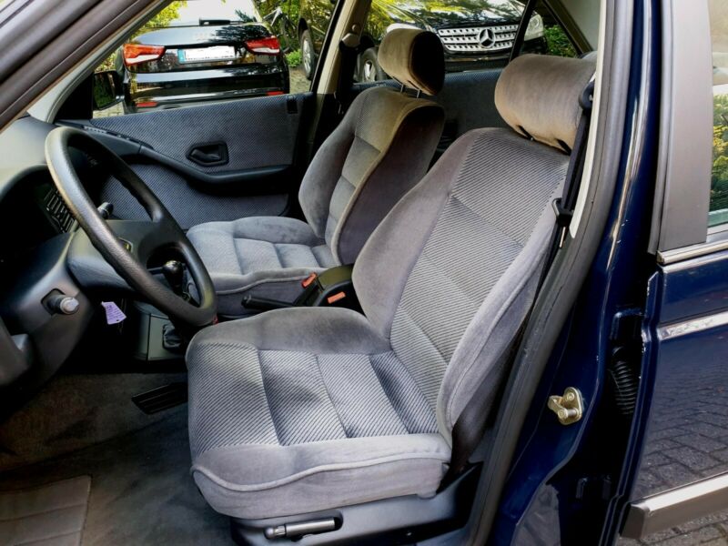 27 ročný Peugeot 405 za 13 950 €, prečo je tak drahý?