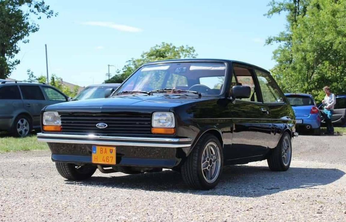 10 zaujímavých áut do roku výroby 1990 na Autobazar.EU