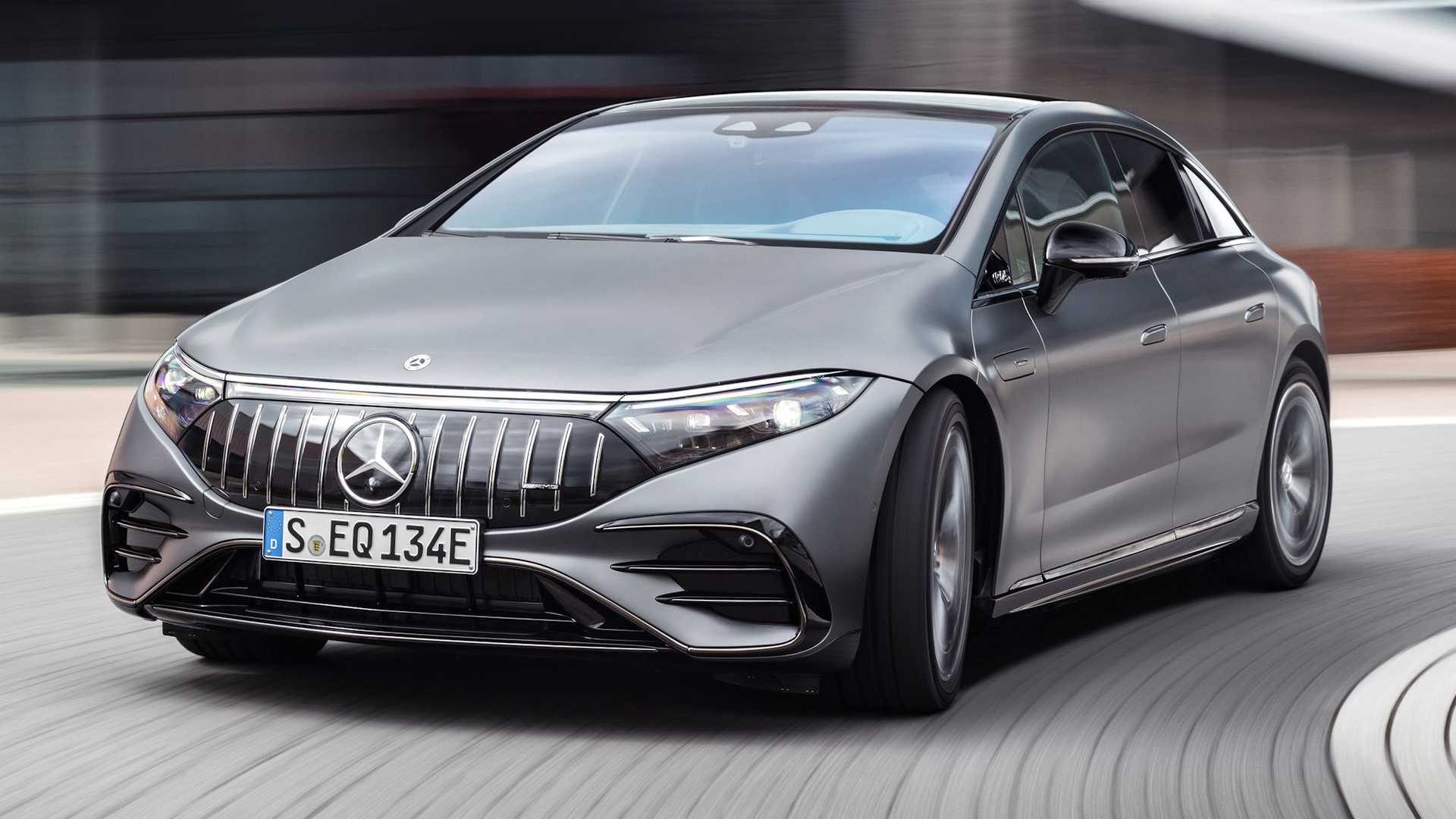 Mercedes spustil elektrickú ofenzívu, priniesol EQB, EQE, EQS AMG a koncept EQG