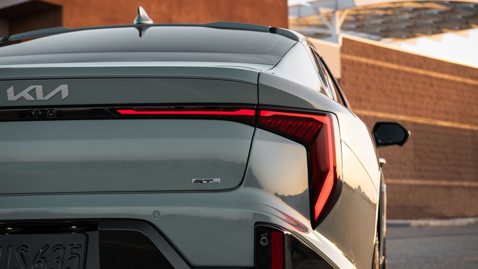 Kia K4 - nový moderný dizajnový jazyk Kie.