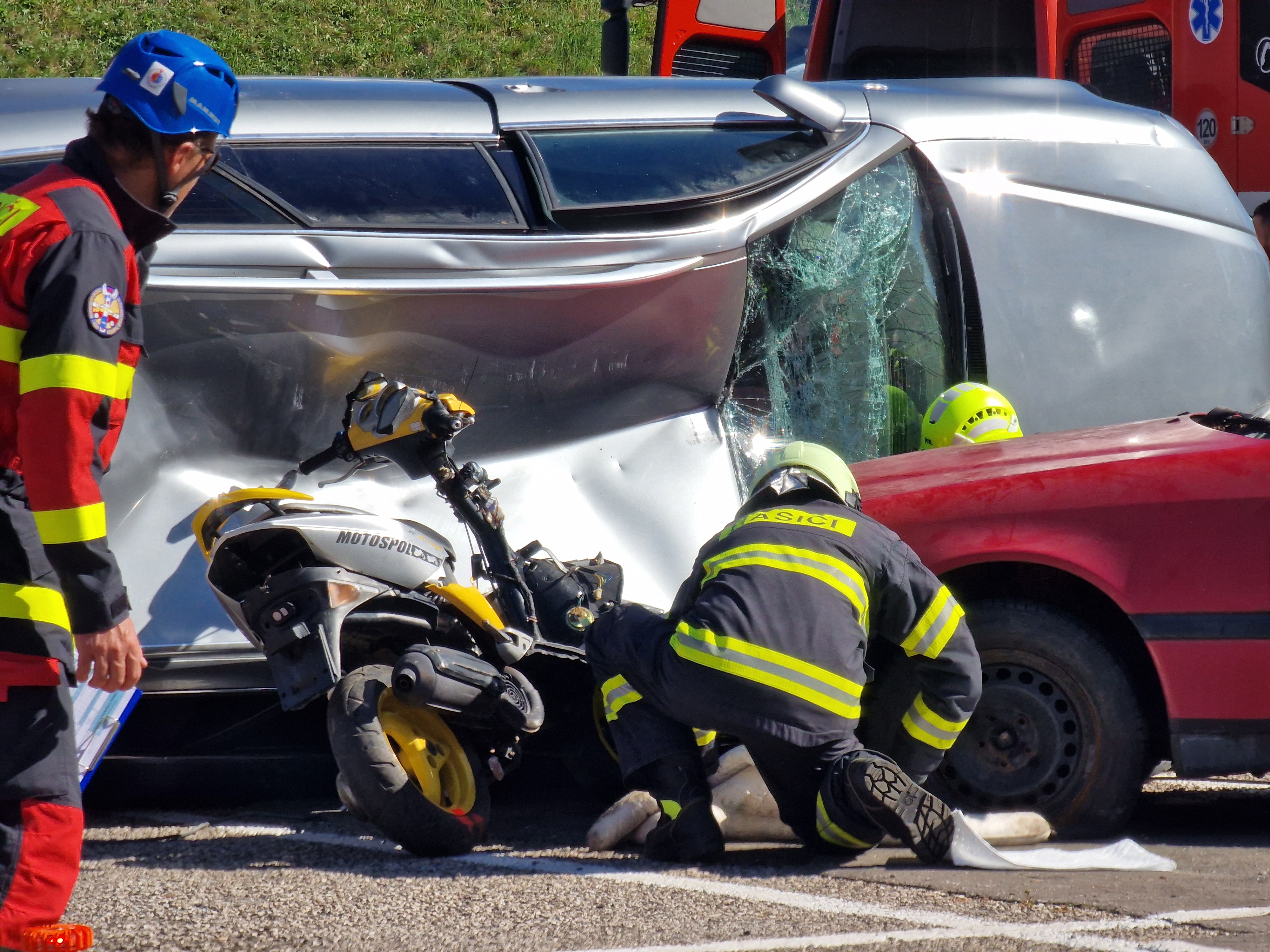 Redakcia Autobazar.EU. Ak pri nehode dôjde k zraneniam osôb alebo usmrteniu, nemožno ju považovať za škodovú udalosť