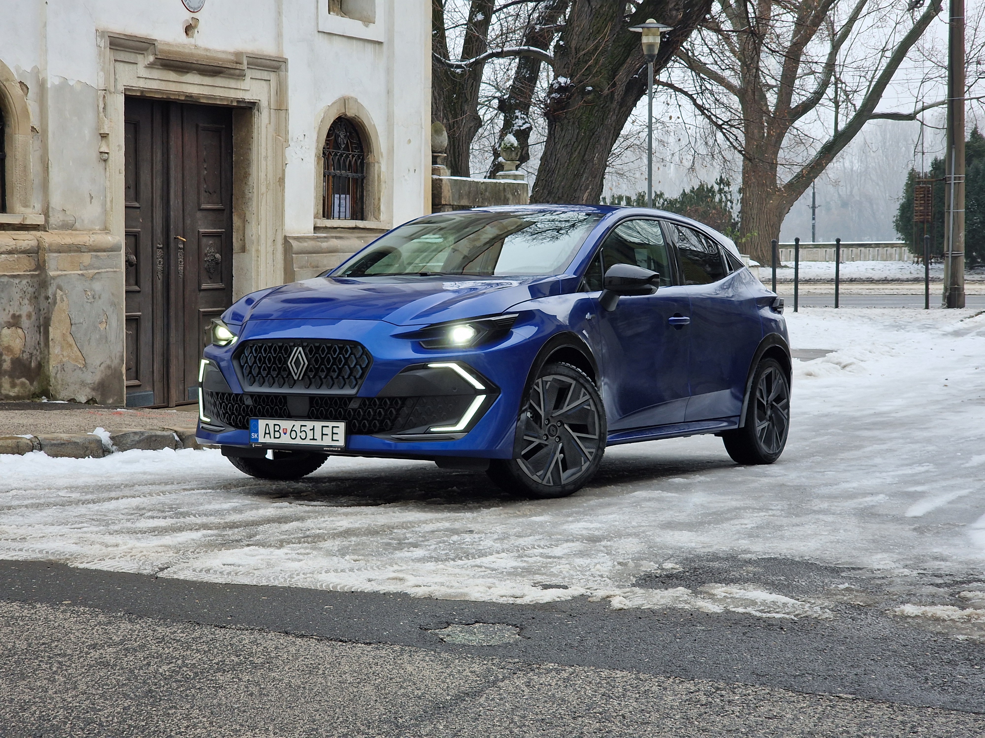 Redakcia Autobazar.EU. Renault Clio 6. generácie s hybridným pohonom