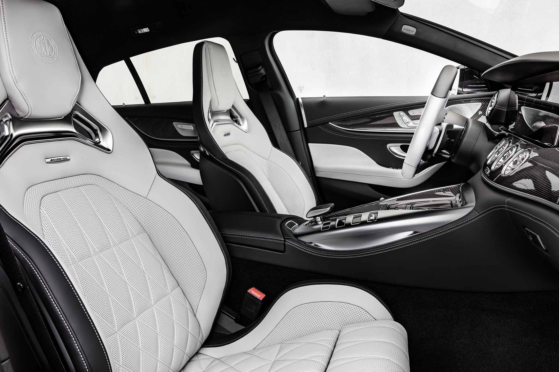 Mercedes vylepšil štvordverové AMG GT, najviac zmien je vnútri
