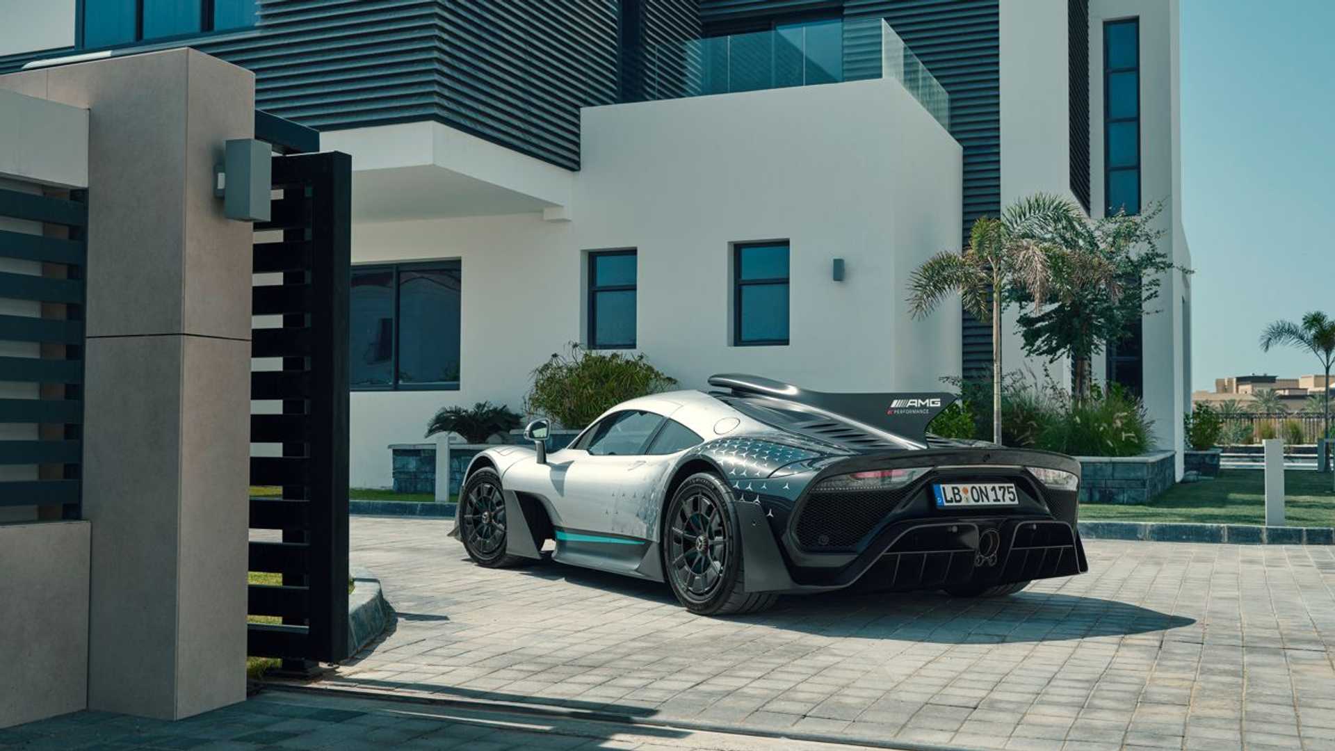 Mercedes priviedol AMG One do sériovej produkcie, má motor z F1