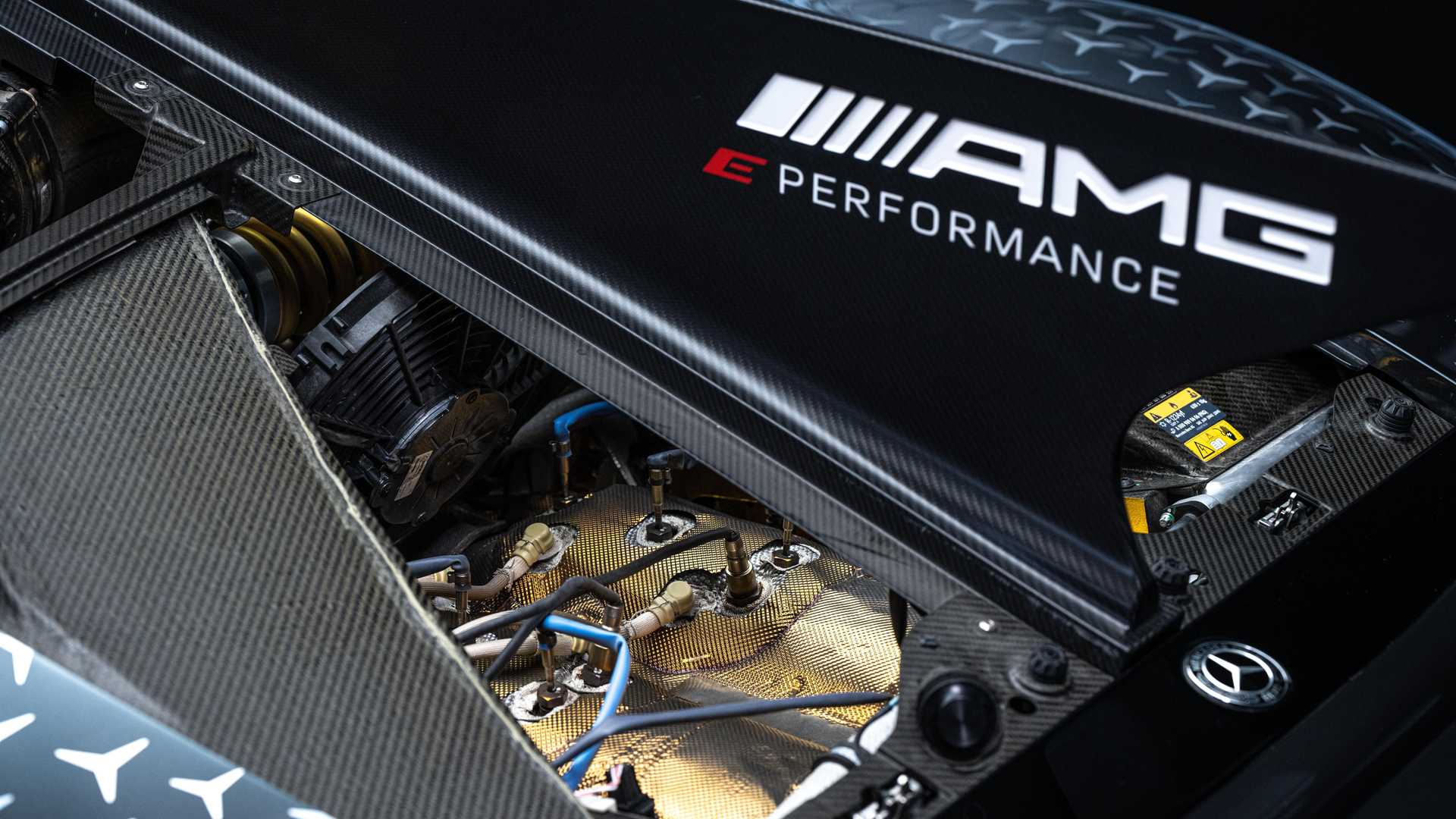 Mercedes priviedol AMG One do sériovej produkcie, má motor z F1