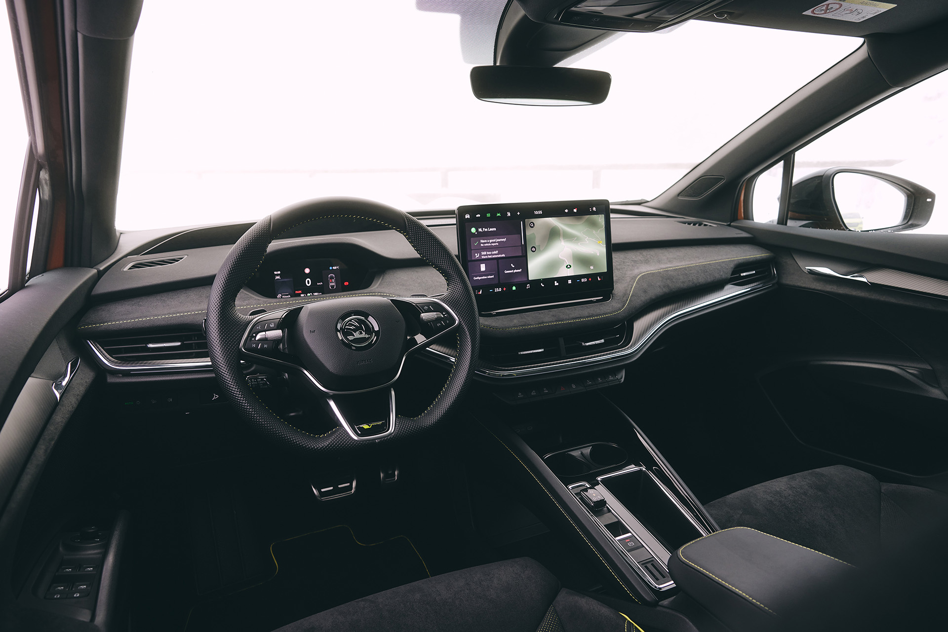 Škoda Enyaq ukazuje významné novinky a hlavne svaly