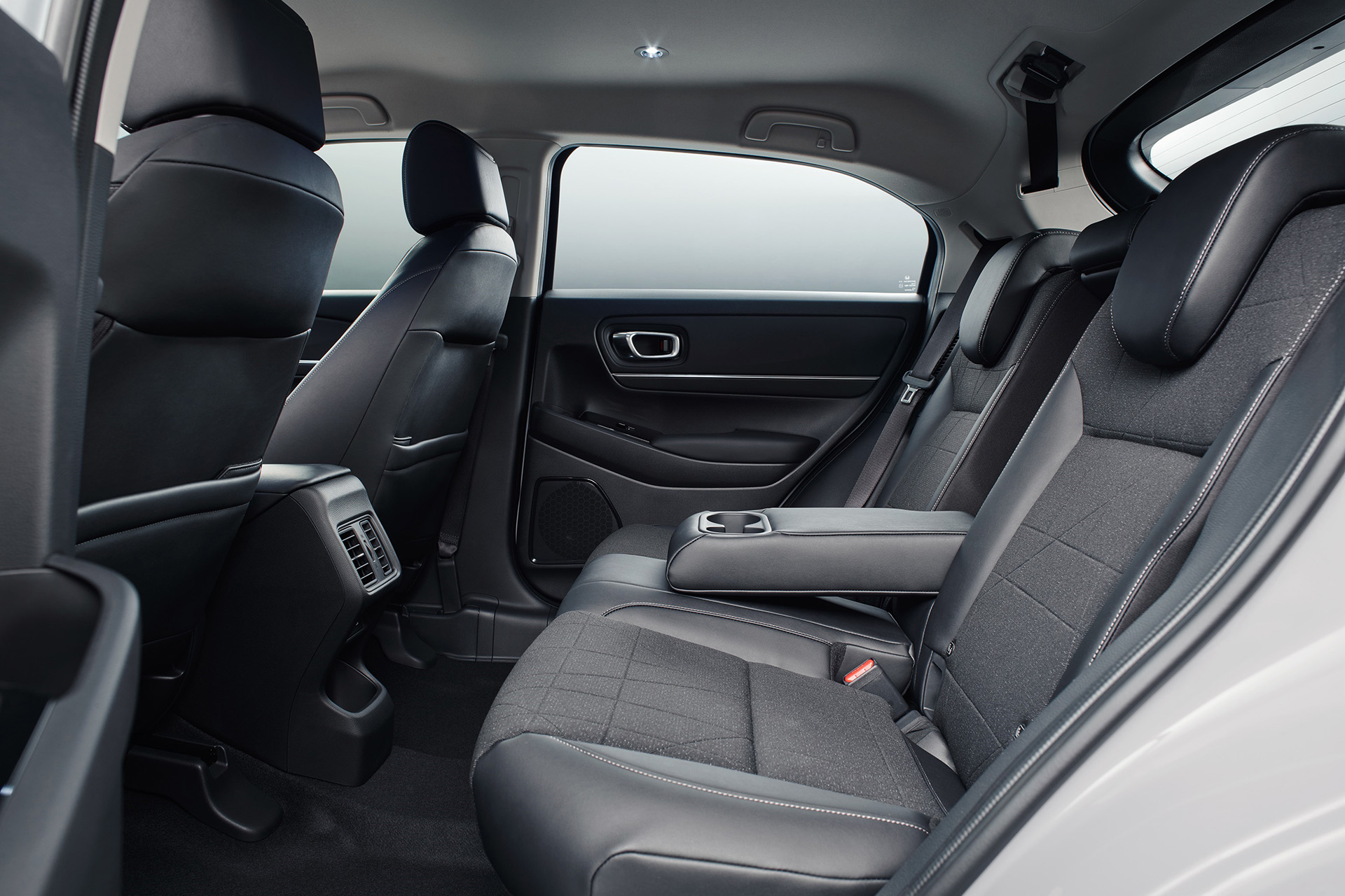 Honda HR-V bude iba hybridná a bude mať viac miesta