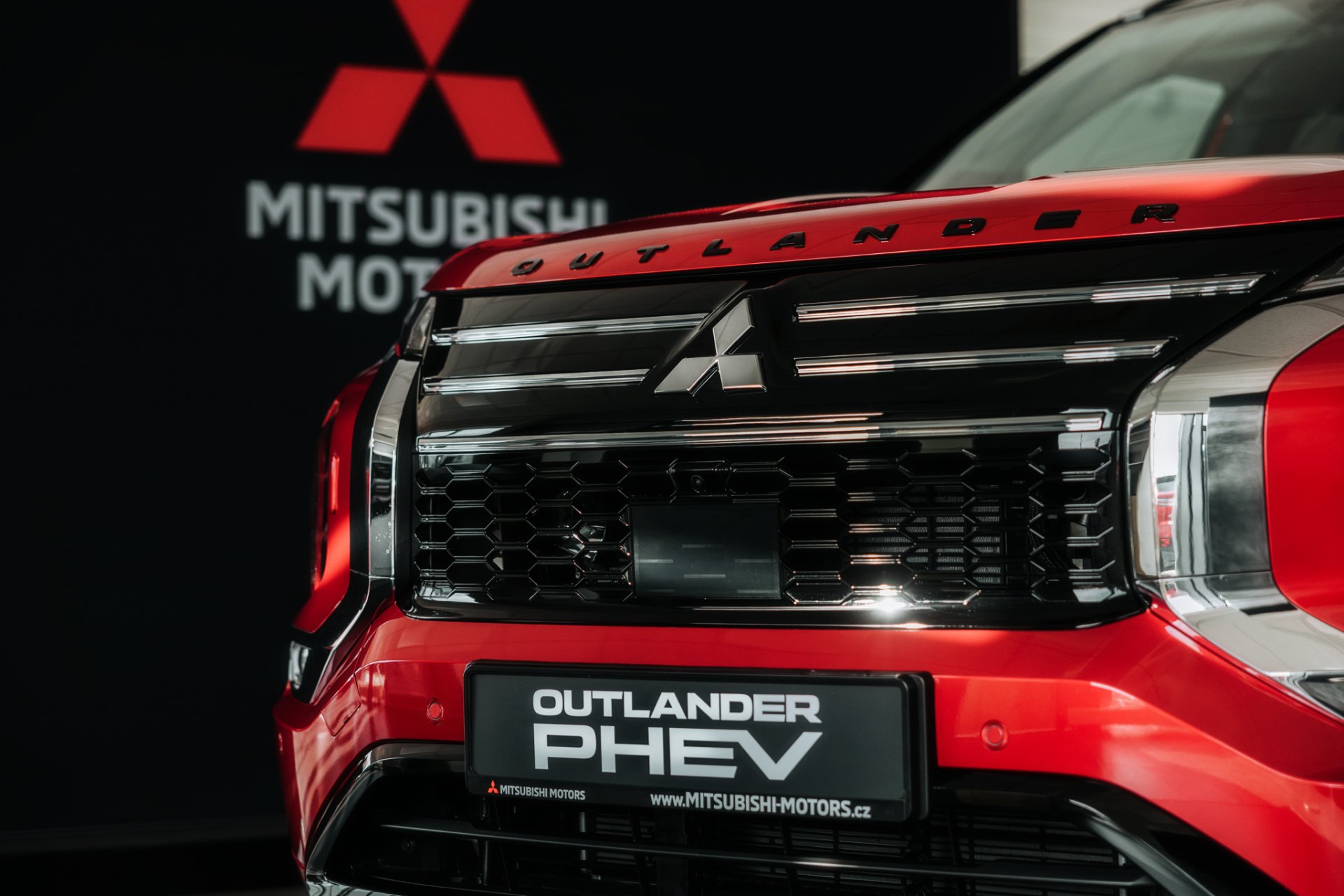 Nový Outlander naživo: Nie je to len prerobený Renault, Mitsubishi má vlastnú identitu