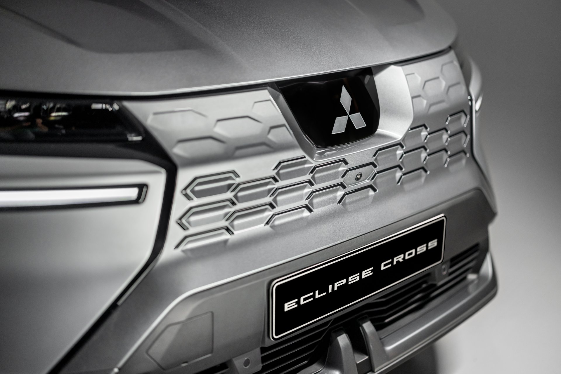 Zostal iba názov. Nové Mitsubishi Eclipse Cross prešiel obrovskými zmenami, osloví oveľa viac zákazníkov ako doteraz