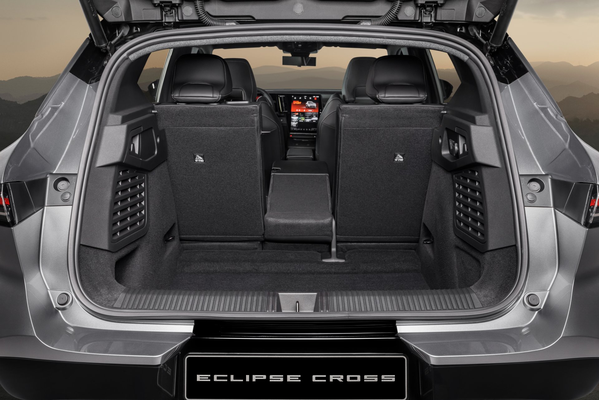 Zostal iba názov. Nové Mitsubishi Eclipse Cross prešiel obrovskými zmenami, osloví oveľa viac zákazníkov ako doteraz