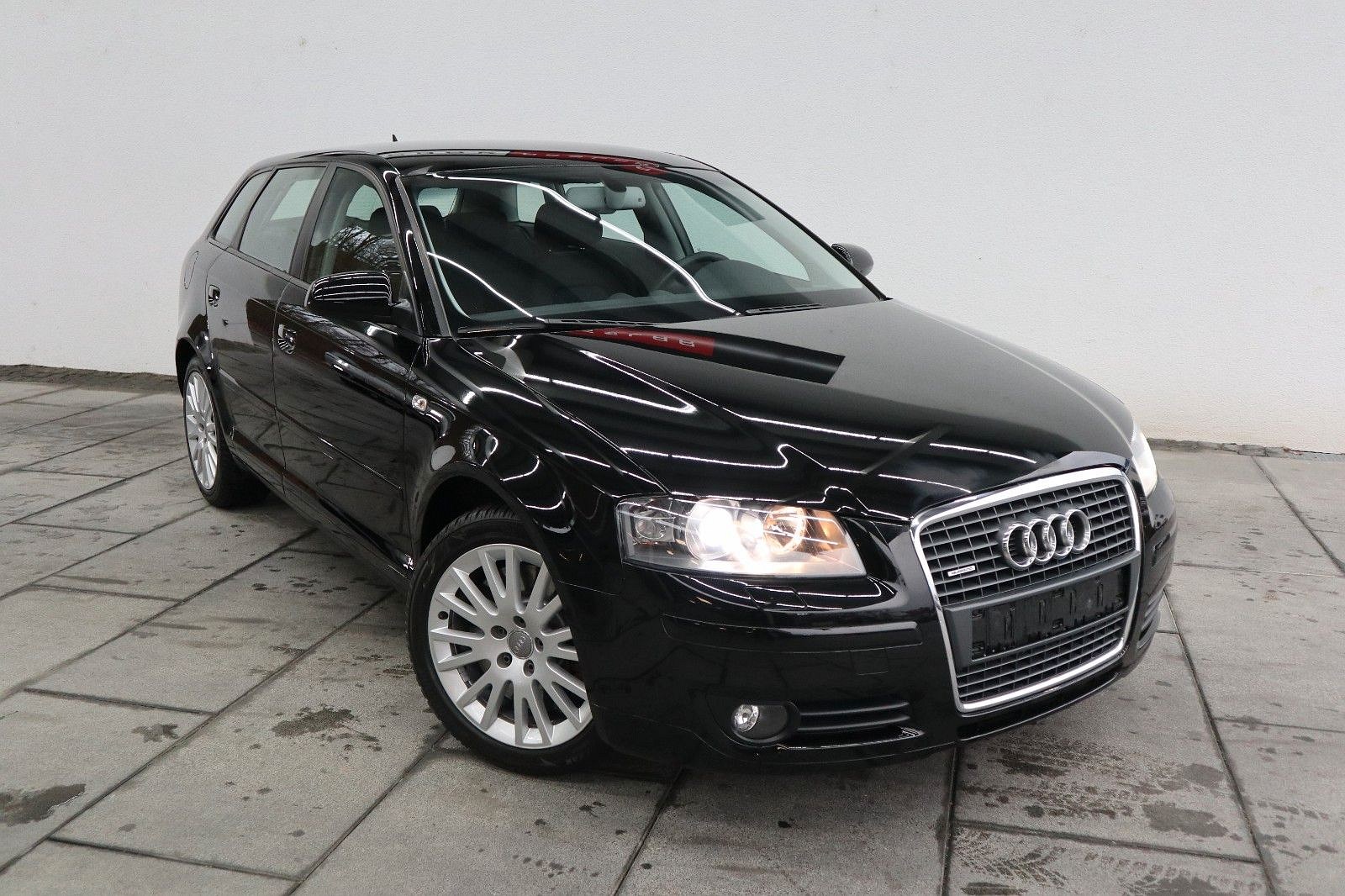 Mestský sen lacnejší ako Sandero! 3.2 V6, 250 koní a 4x4!