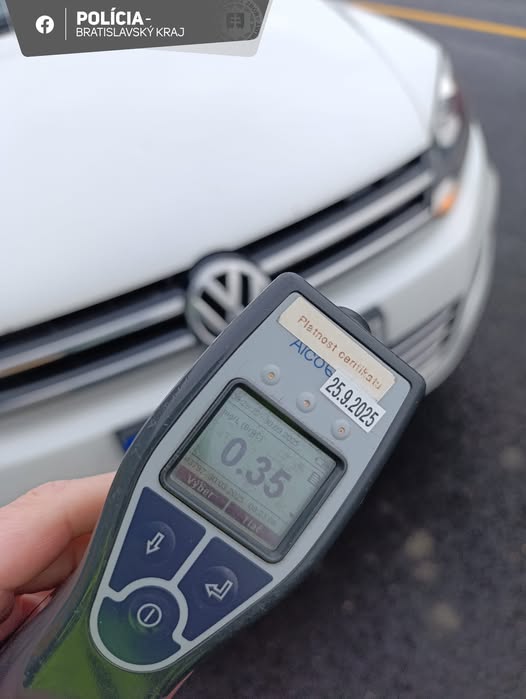 Kým sadnete za volant, skutočne premýšľajte, aj banálna záležitosť a Vaše malé rozhodnutie, Vám/ostatným účastníkom premávky môže zachraniť život. (ilustračná fotografia).