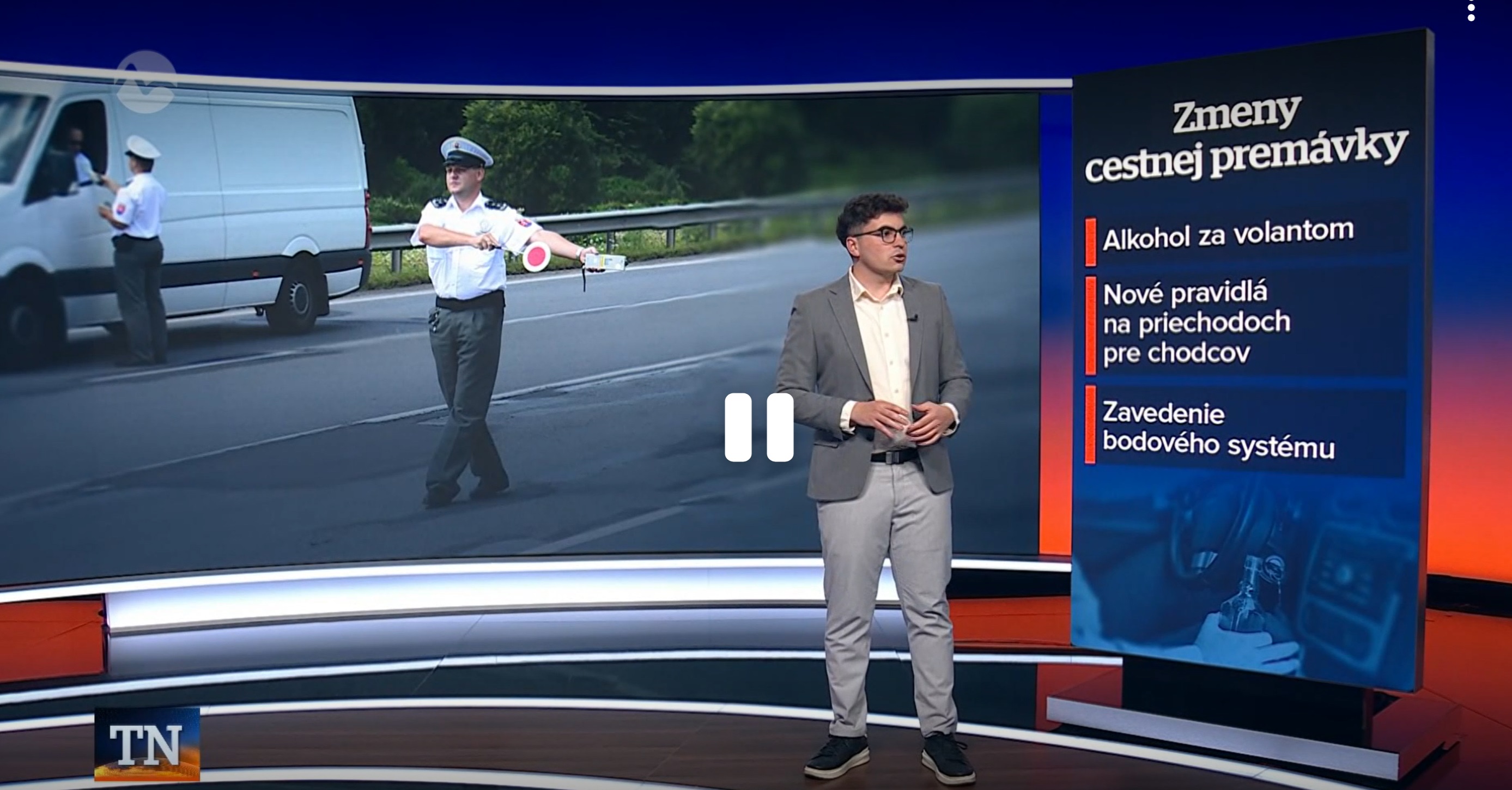 Povolený zostatkový alkohol, bodovací systém či väčšia ochrana chodcov. Na cestách sa chystajú zmeny. Ilustračná fotografia - Televízne noviny.