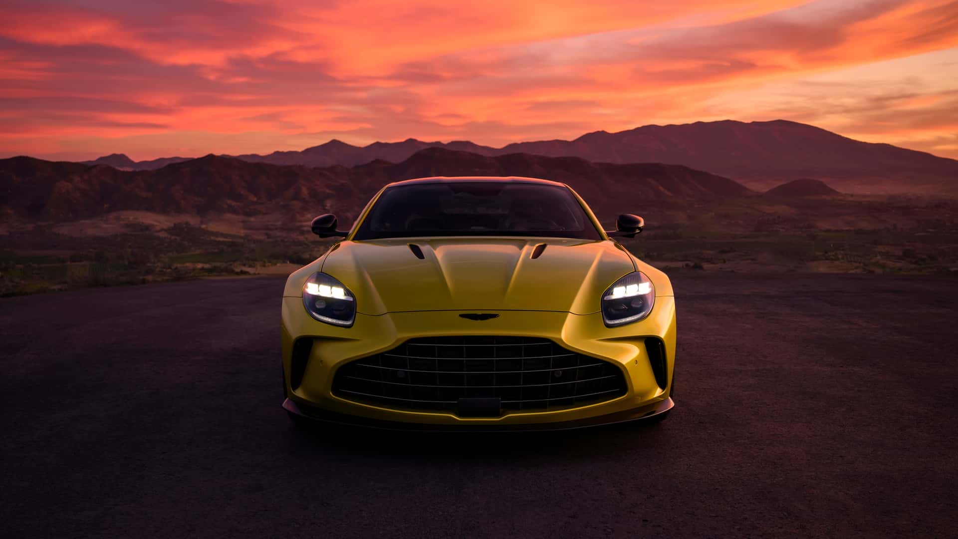Aston Martin Vantage ukáže novú tvár, lepší interiér a viac výkonu
