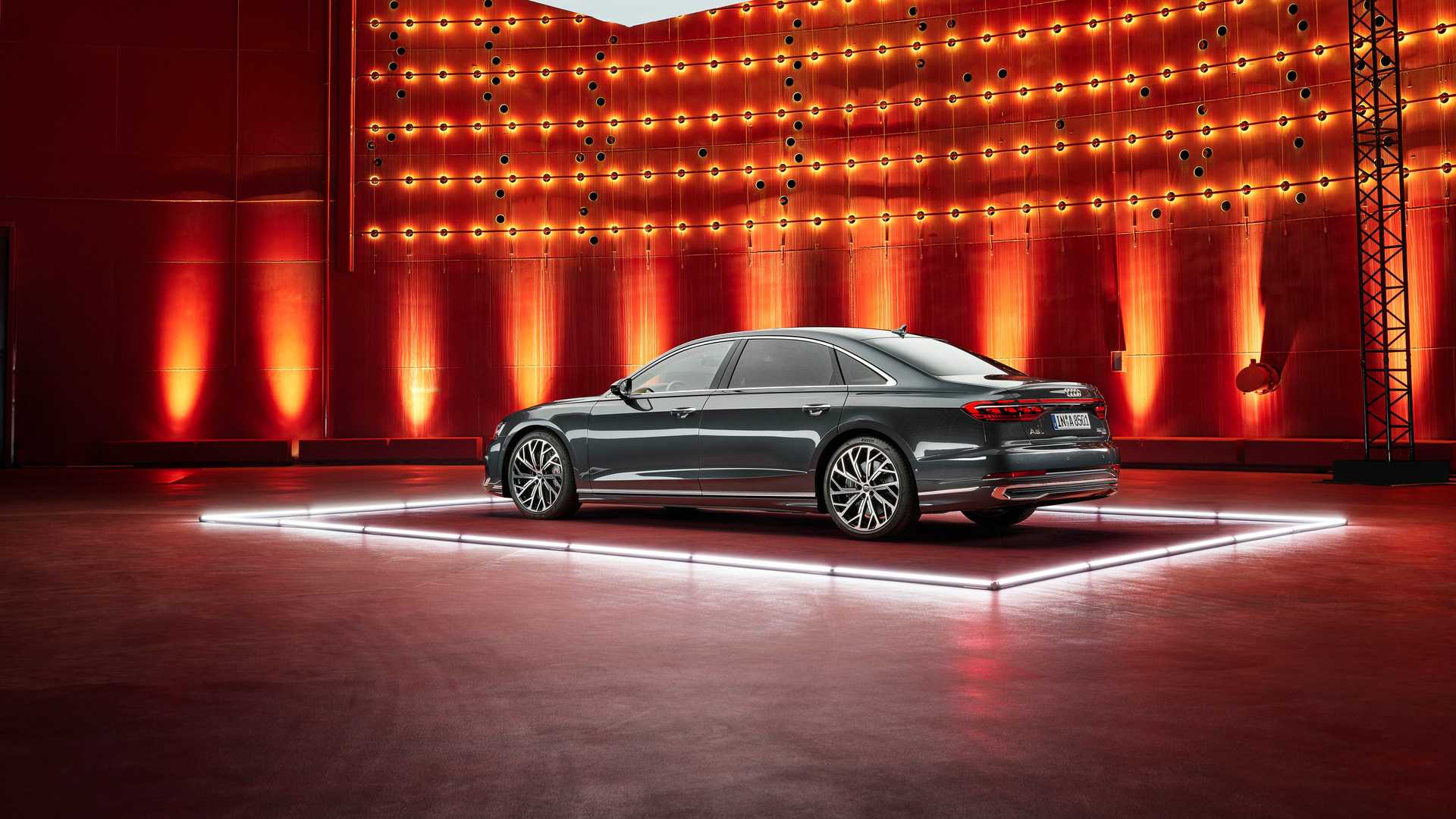 Facelift Audi A8 prichádza, v Číne chce konkurovať Maybachu