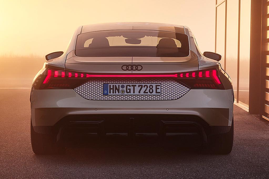 2025 Audi RS e-tron GT Performance